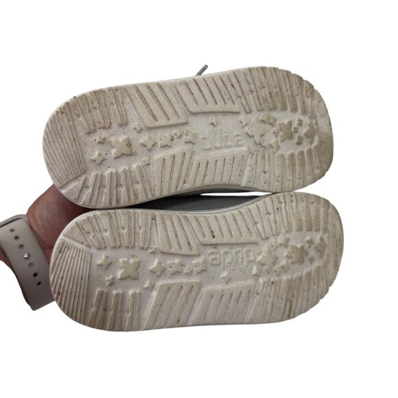 Hey Dude Wendy Yount Girls SZ 2 Gray Chambray Casual Slip-On Shoes - Picture 10 of 12